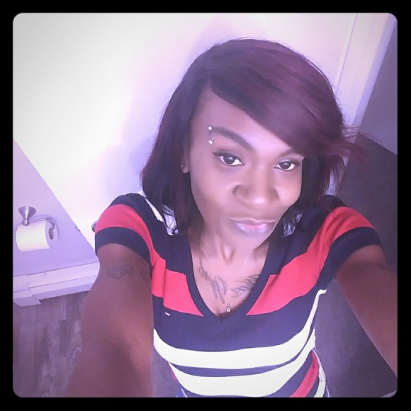 Meet your Posher, Latoshia - Picture 1 of 1